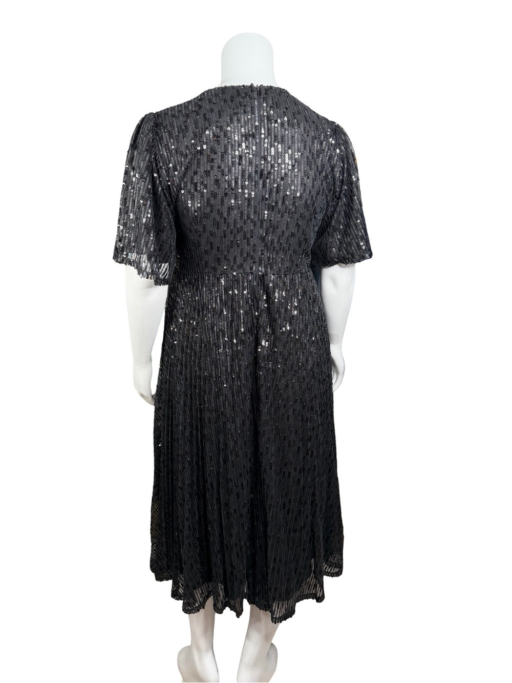 Ivy City Co Black Sequin Wrap Midi Dress Sz. 1X - Picture 3 of 5